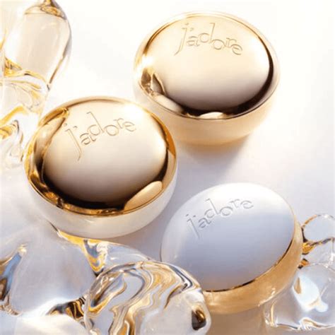 dior j'adore gelée d'or shimmering body gel 150ml|j'adore shimmering gel.